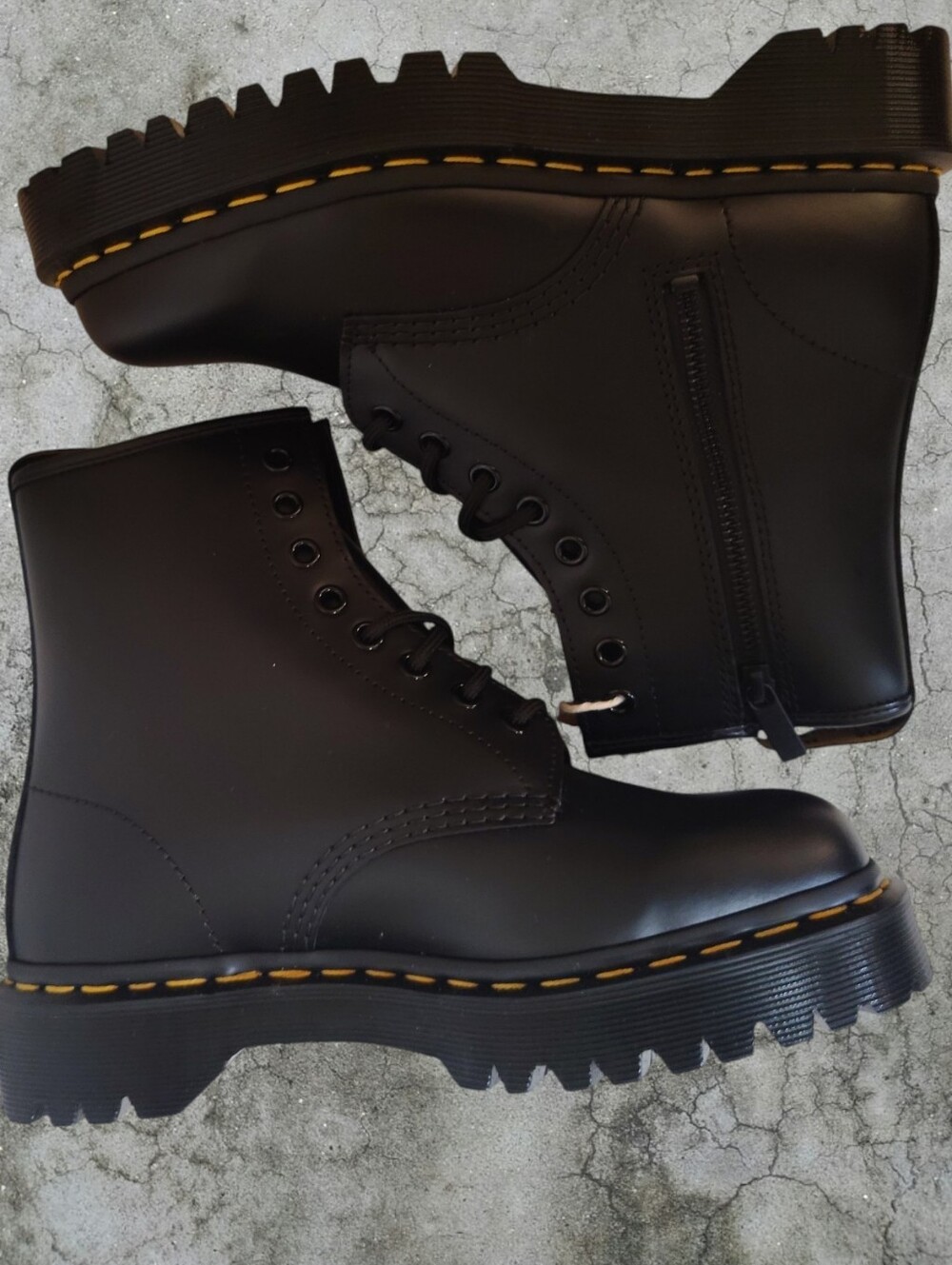 Dr Martens 1460 Zip BEX Smooth Leather Lace Up Boots. Unisex. Size 8 L/ Size 7 M